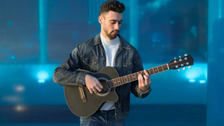 Top 13 best beginner electric guitar