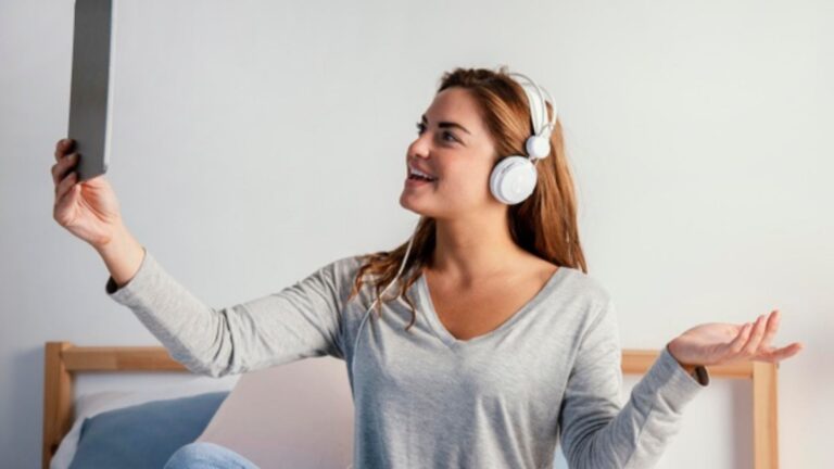 Top 10 Best Headphones Under 200