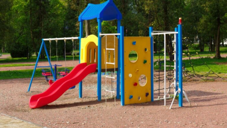 Top 13 best swing sets