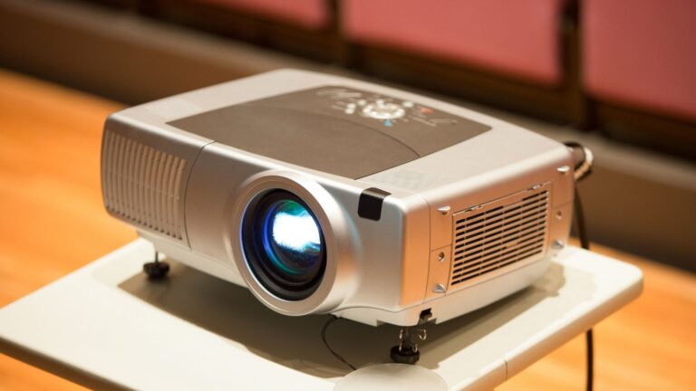 Top 13 best short throw projector in Canada