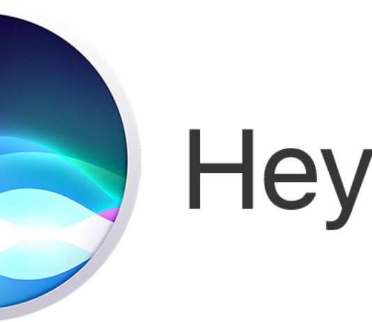 Siri Records Personal Conversations