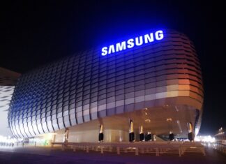 Samsung Sued for Misleading Water Resistance Ads samsung