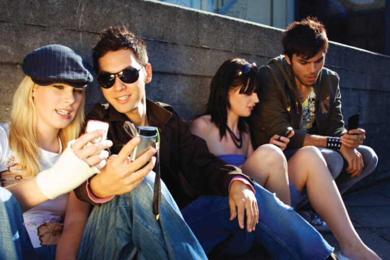 europeans using phone