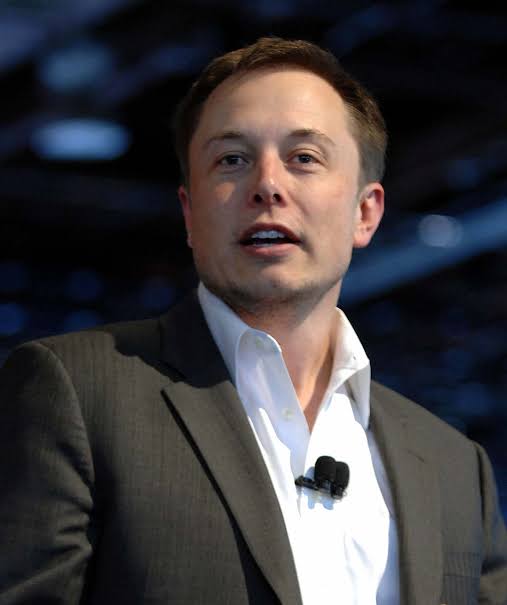 Elon Musk responds with”Use Signal”, hinting at it as an alternative for WhatsApp after the latter amended the user privacy policies