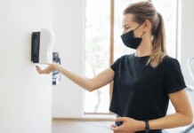 CDC urges to resume J&J vaccine despite its reported cases of negative side effects