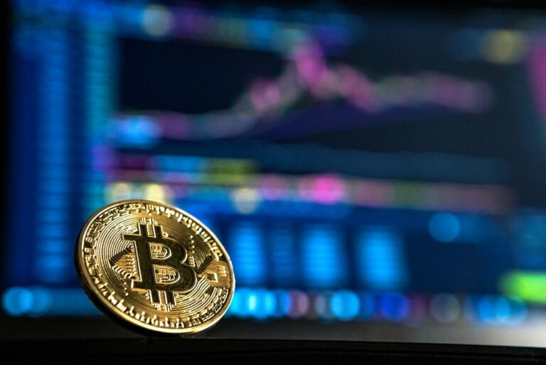 Bitcoin Breaks the $60,000 Barrier for the First Time