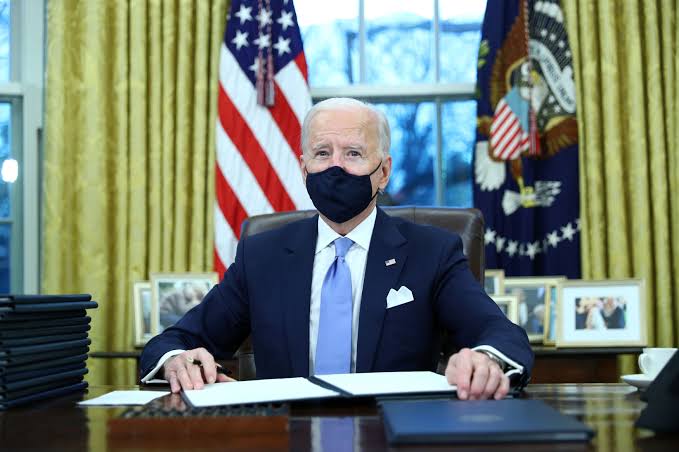 Joe Biden broadens the investment ban on Chinese tech firms