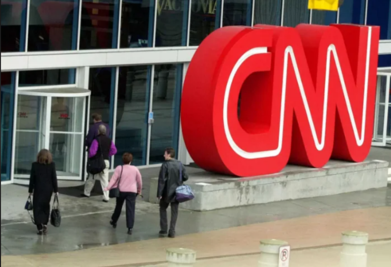 CNN withdraws from Facebook in Australia, citing the risk of defamation from public comments on posts
