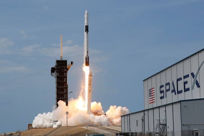 Amazon calls Musk "anticompetitive" as it goes on to filing against SpaceX; reaches out to FCC 1