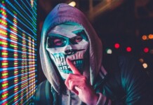 Delhi police arrested a group of hackers for stealing data from WhatsApp users