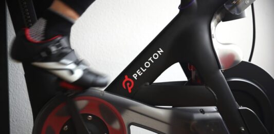 As Peloton fires north of 2,800 workers, it’s giving them a free 1-year membership on the exit plan