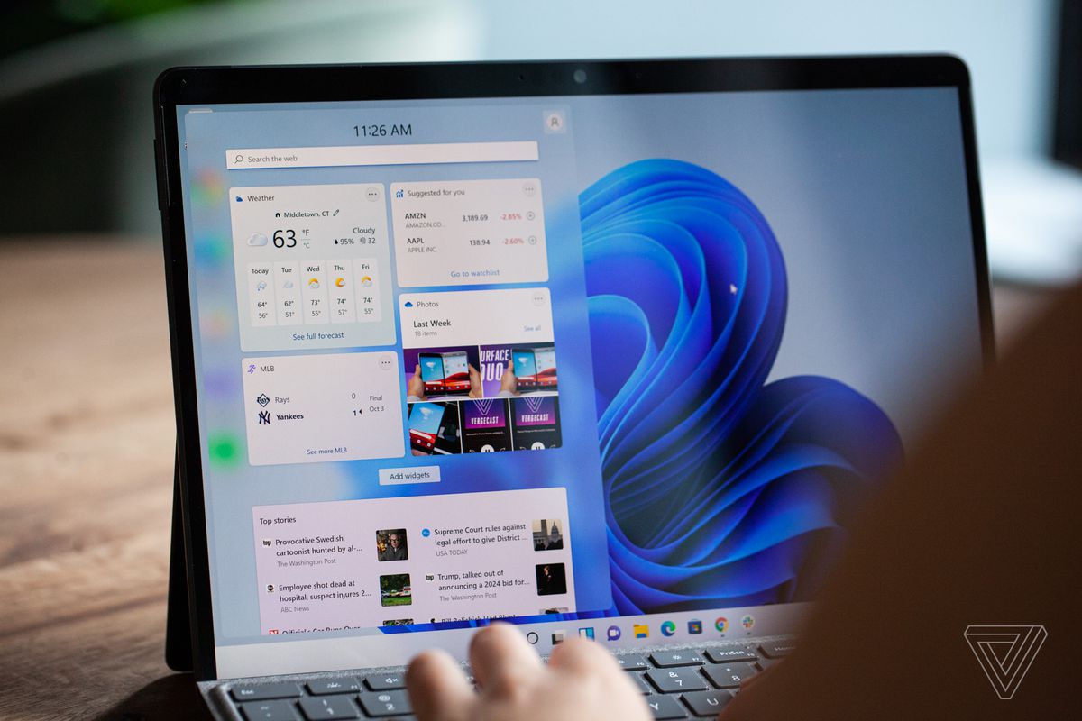Microsoft declares another tablet-accommodating taskbar for Windows 11