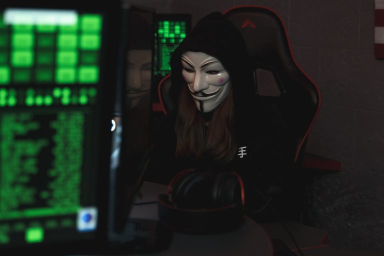 What is ScrubCrypt Crypter? How 8220 Gang is using to Evade Detection?